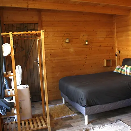 Alpstuga 2 En Bois Avec Acces Piscine Nîmes