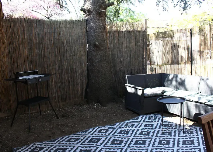 2 En Bois Avec Acces Piscine *