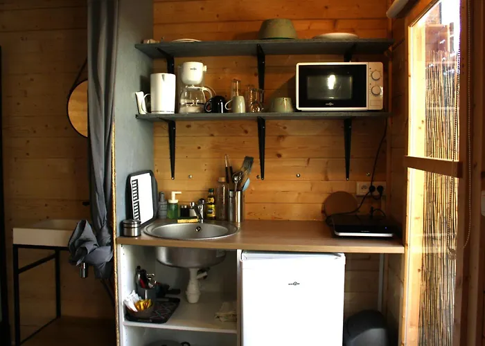 2 En Bois Avec Acces Piscine *